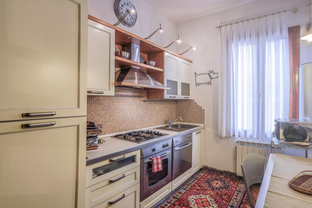 Venice Dream House Room photo